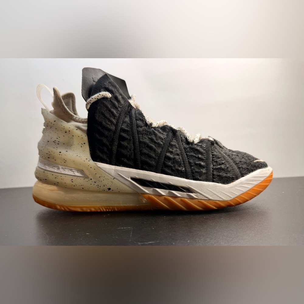 Nike LeBron 18 Size 8 Men’s